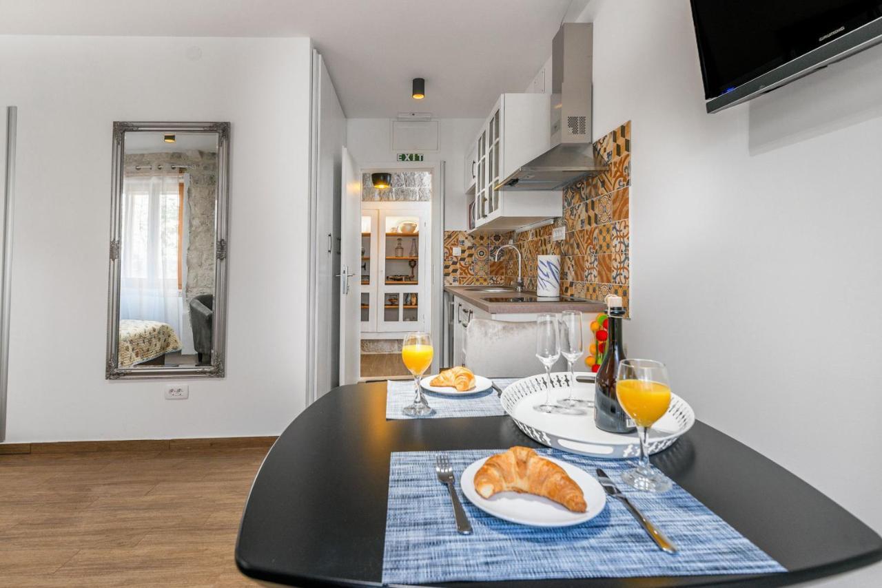 Vintage House Al Pozzo Aparthotel Hvar Town Exterior photo