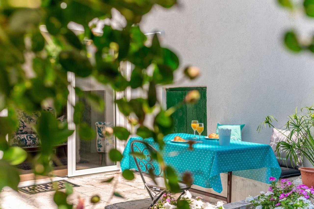 Vintage House Al Pozzo Aparthotel Hvar Town Exterior photo