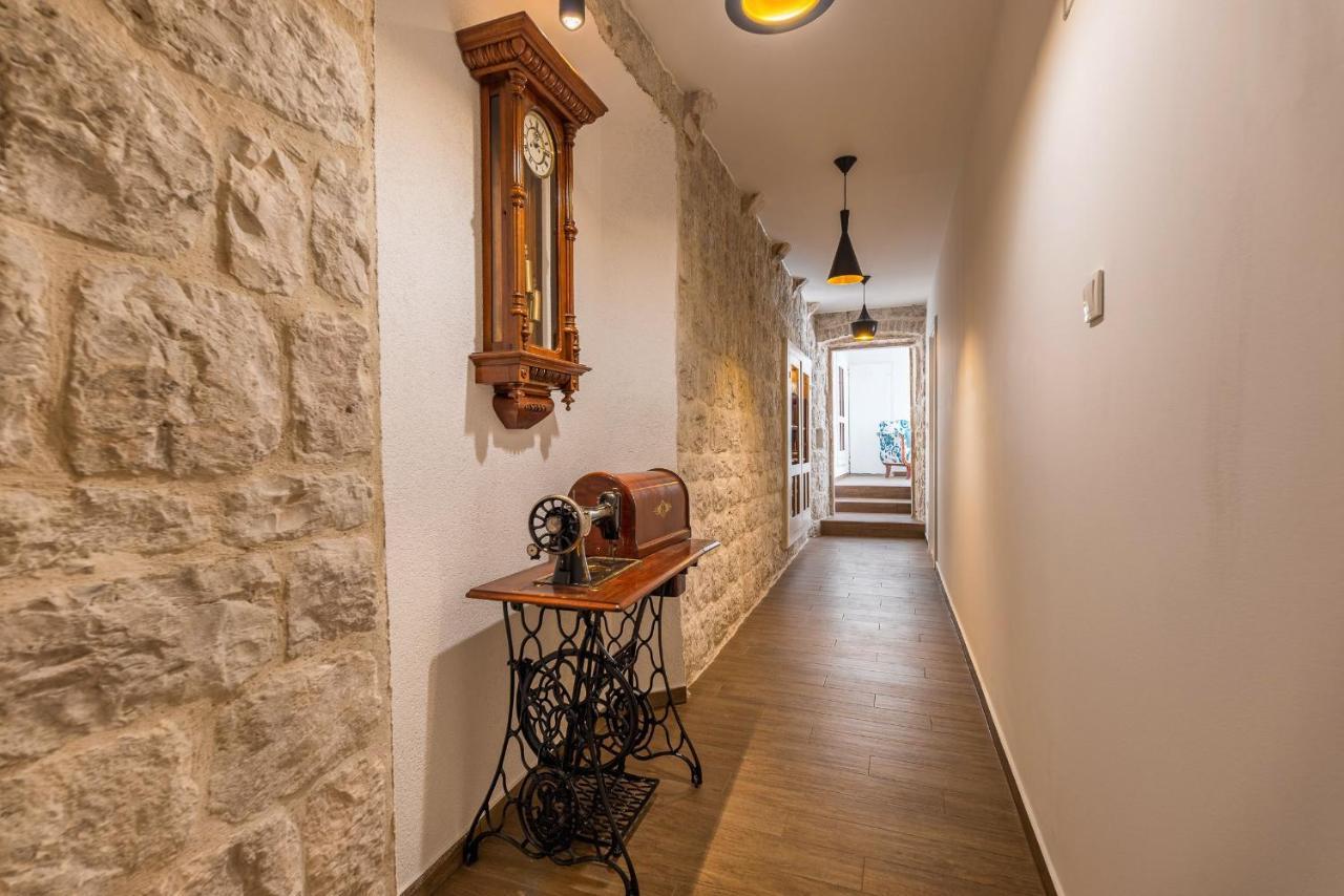 Vintage House Al Pozzo Aparthotel Hvar Town Exterior photo