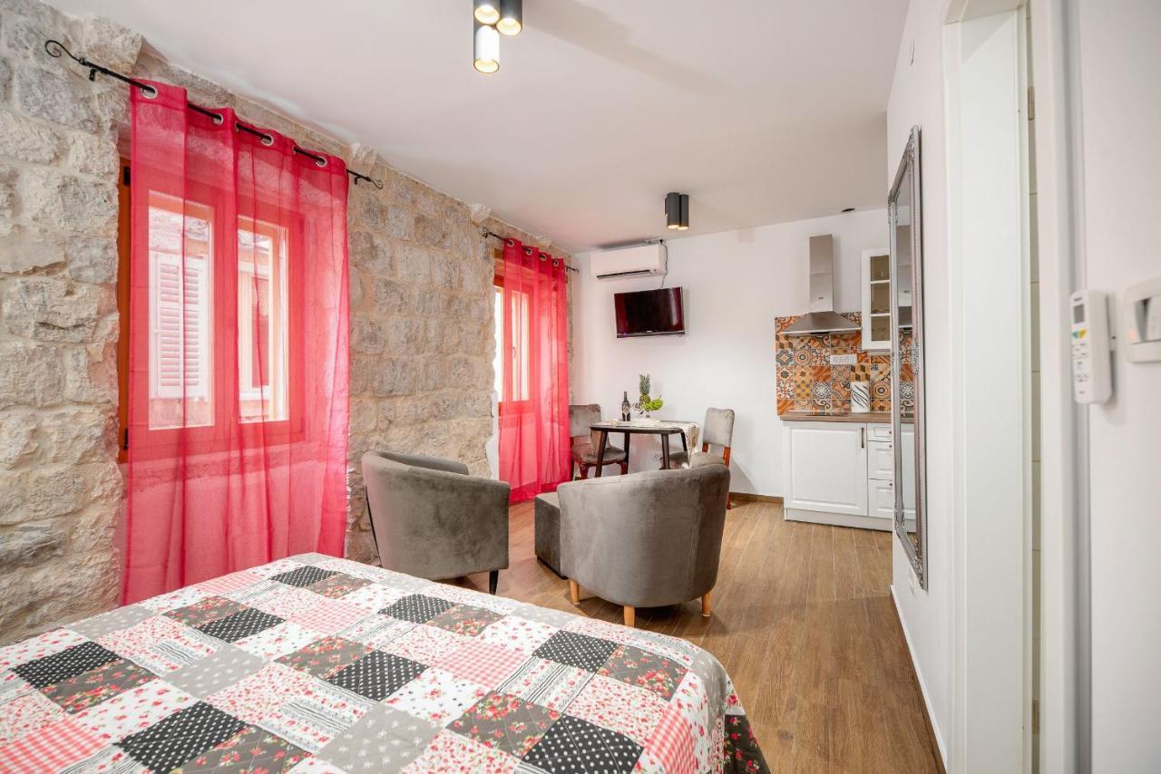 Vintage House Al Pozzo Aparthotel Hvar Town Exterior photo