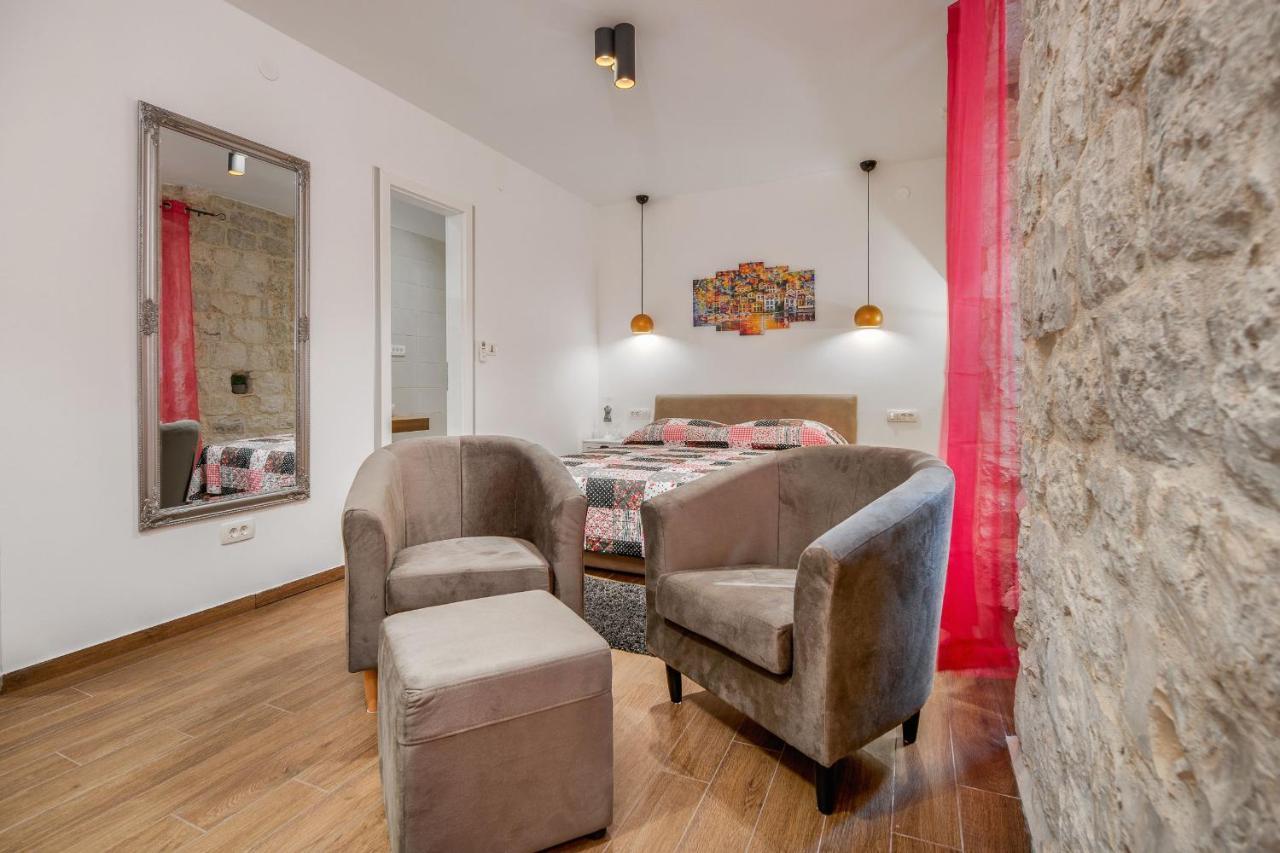 Vintage House Al Pozzo Aparthotel Hvar Town Exterior photo