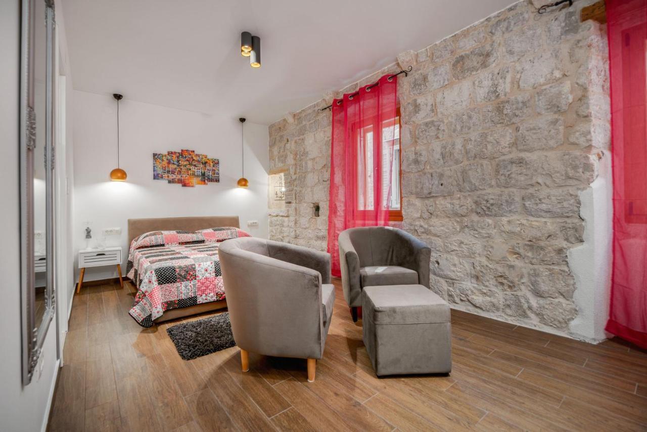 Vintage House Al Pozzo Aparthotel Hvar Town Exterior photo