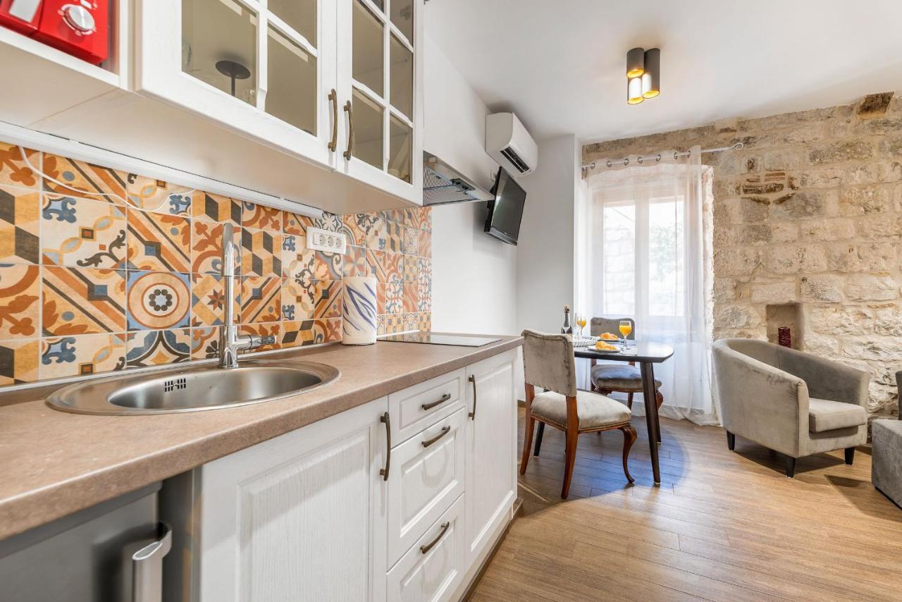 Vintage House Al Pozzo Aparthotel Hvar Town Exterior photo