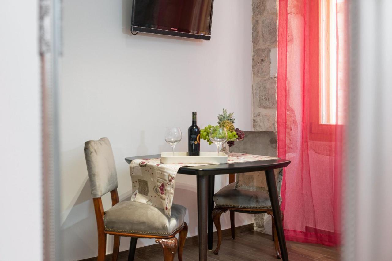 Vintage House Al Pozzo Aparthotel Hvar Town Exterior photo