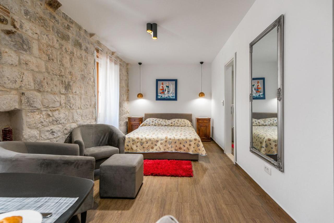 Vintage House Al Pozzo Aparthotel Hvar Town Exterior photo