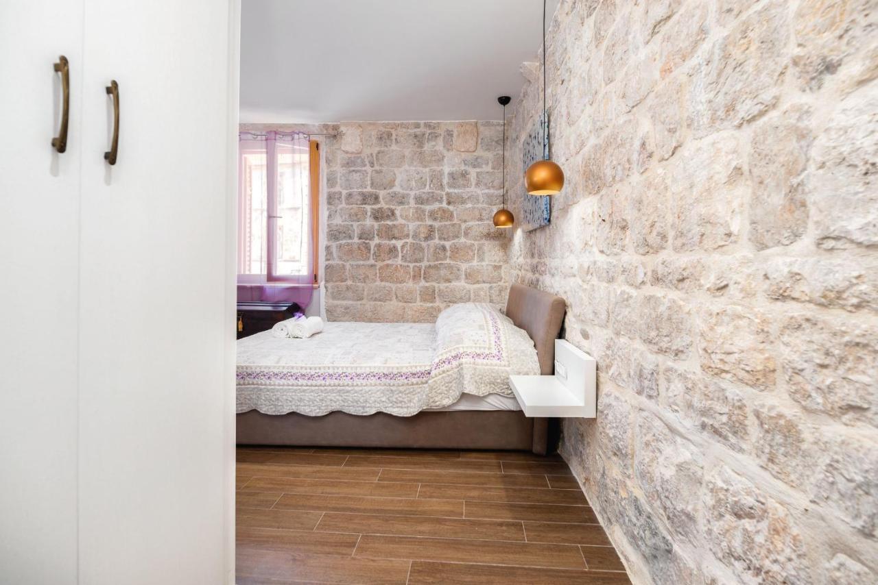 Vintage House Al Pozzo Aparthotel Hvar Town Exterior photo