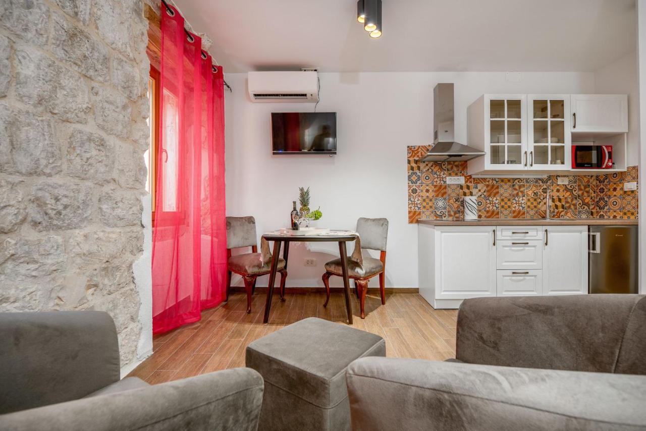 Vintage House Al Pozzo Aparthotel Hvar Town Exterior photo