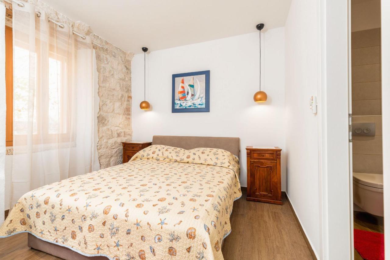 Vintage House Al Pozzo Aparthotel Hvar Town Exterior photo