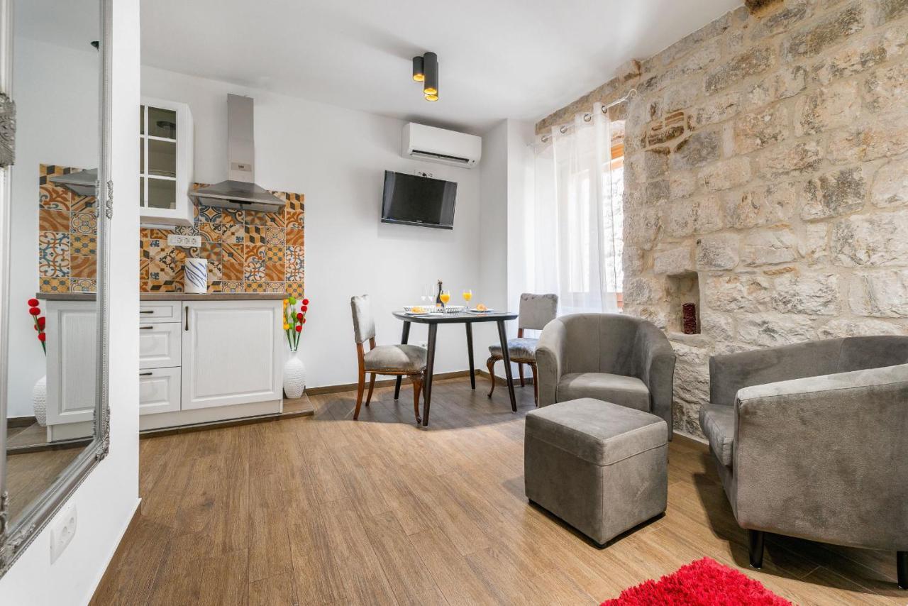 Vintage House Al Pozzo Aparthotel Hvar Town Exterior photo