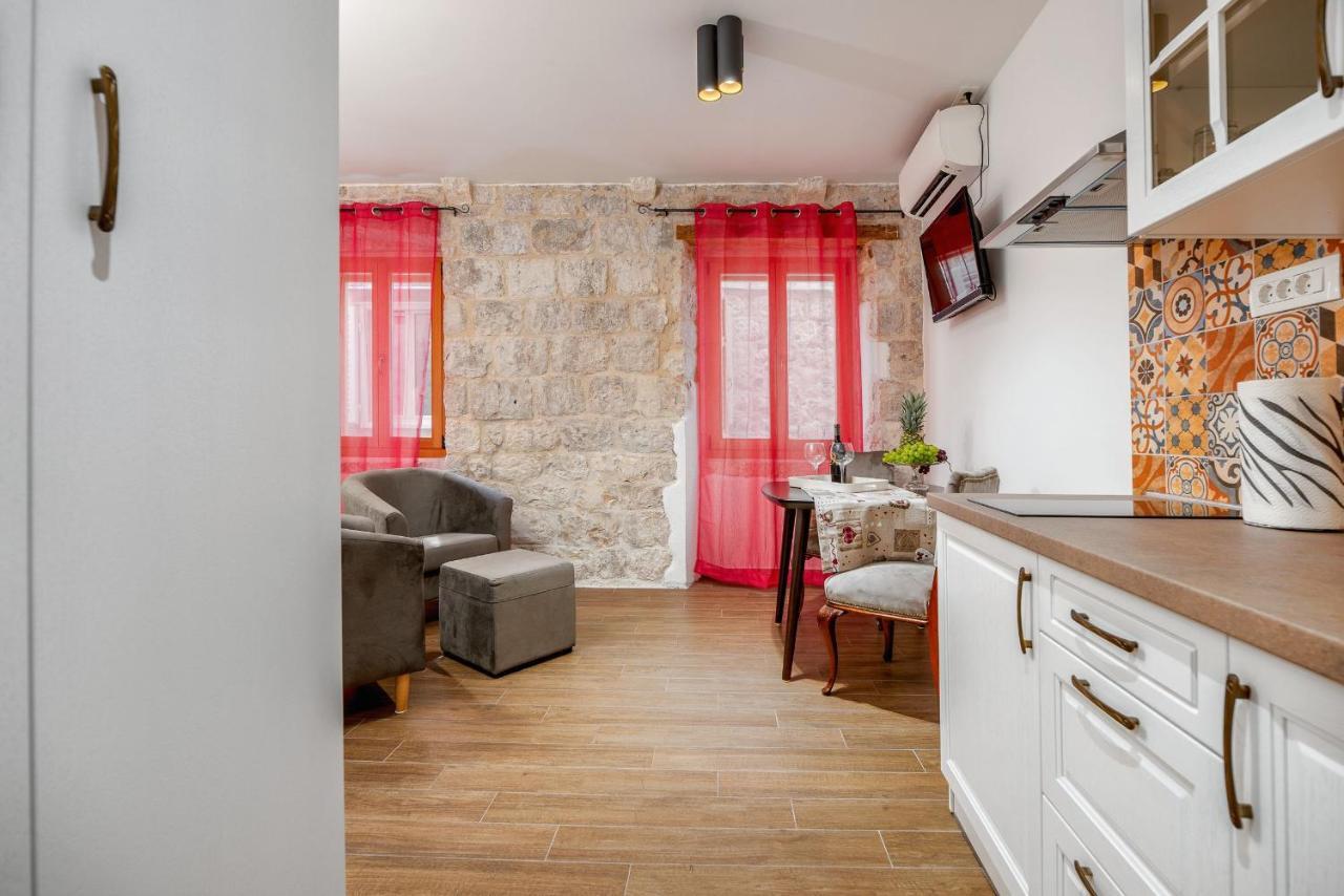 Vintage House Al Pozzo Aparthotel Hvar Town Exterior photo