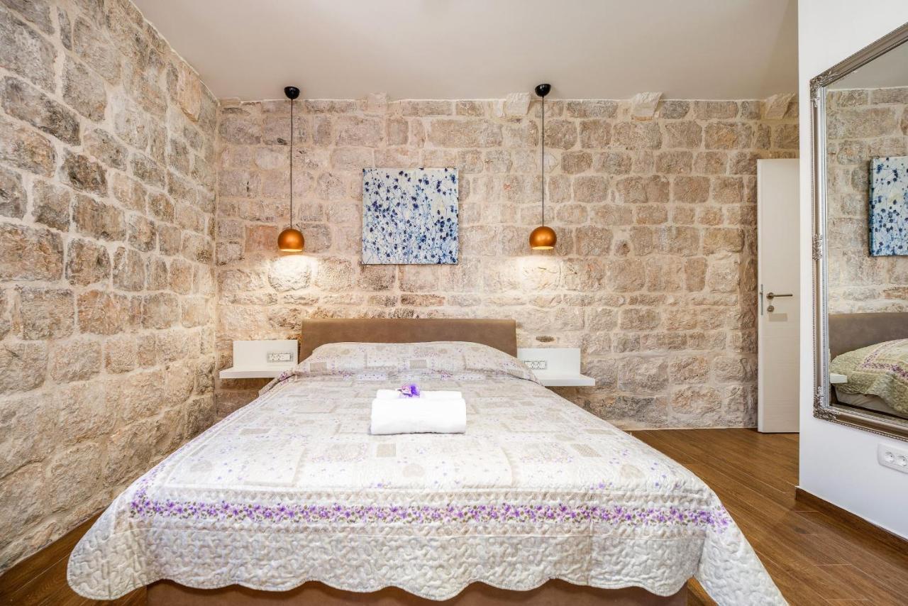 Vintage House Al Pozzo Aparthotel Hvar Town Exterior photo