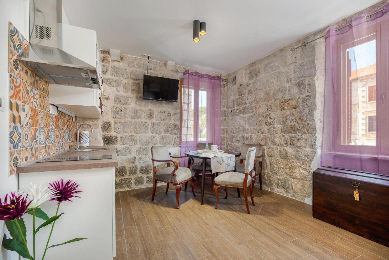 Vintage House Al Pozzo Aparthotel Hvar Town Exterior photo