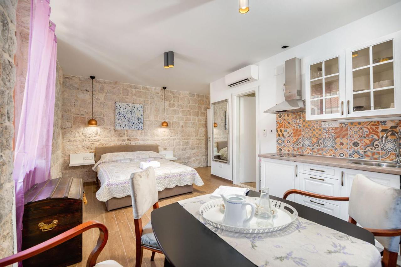 Vintage House Al Pozzo Aparthotel Hvar Town Exterior photo