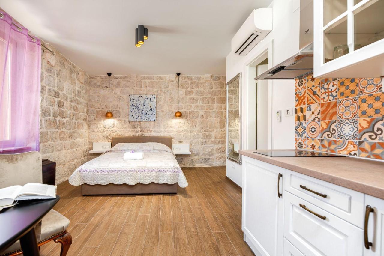 Vintage House Al Pozzo Aparthotel Hvar Town Exterior photo
